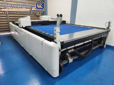 Máquina de corte com faca tangencial GERBERcutter